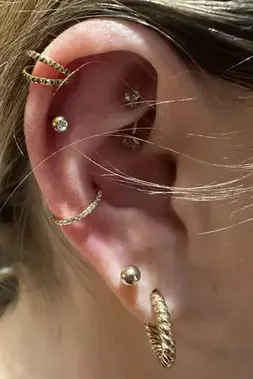 Piercing Studio Simmertal | Pistons Tattoo & Piercing (Nahe)